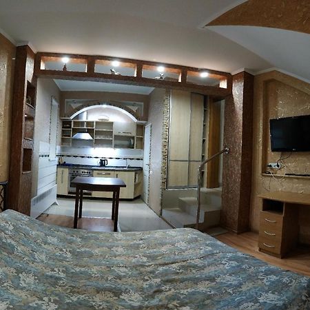 Дизайнерские - Апартаменты - Центр Vinnytsia Ngoại thất bức ảnh